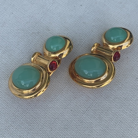 Vintage 1980’s Elizabeth Taylor Avon clip on earrings - Picture 3 of 9